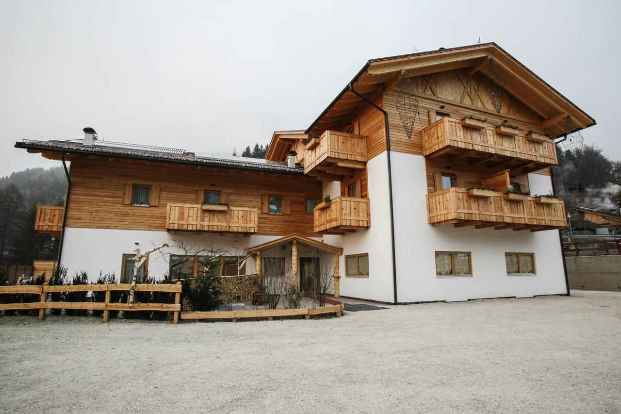 Garni & Wellness Anderle Hotel Vignola  Exterior photo
