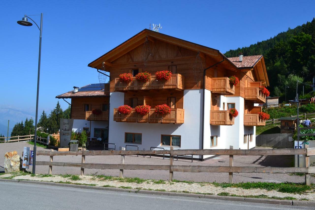 Garni & Wellness Anderle Hotel Vignola  Exterior photo